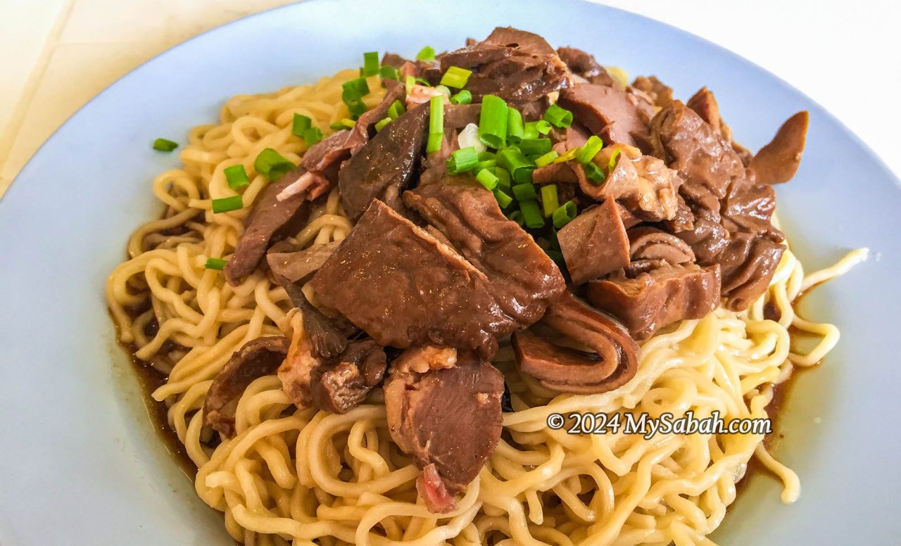 Kolo Mee with pork innards