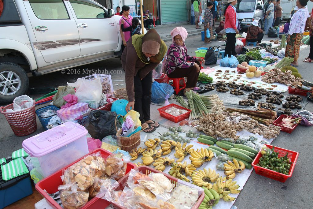 Tamu (Weekly Open-air Native Market) of Sikuati town - MySabah.com