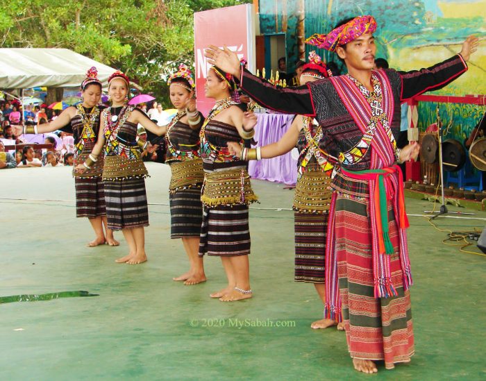10 Most Beautiful Traditional Costumes of Sabah - MySabah.com